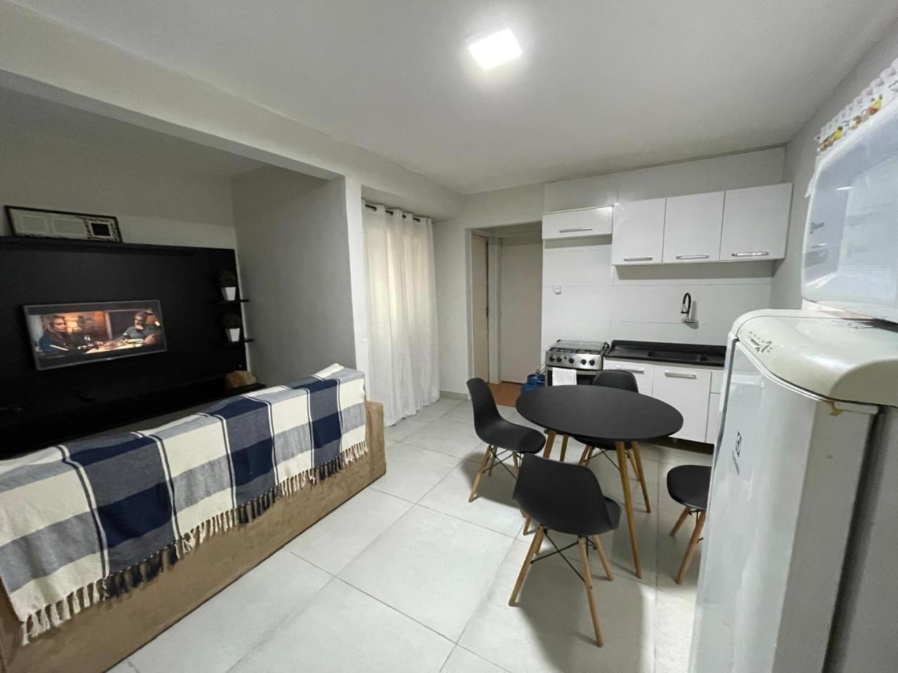 Casa Fundos Eco City 03 Simples E Confortavel Com 2 Quartos E Garagem 쿠리치바 외부 사진