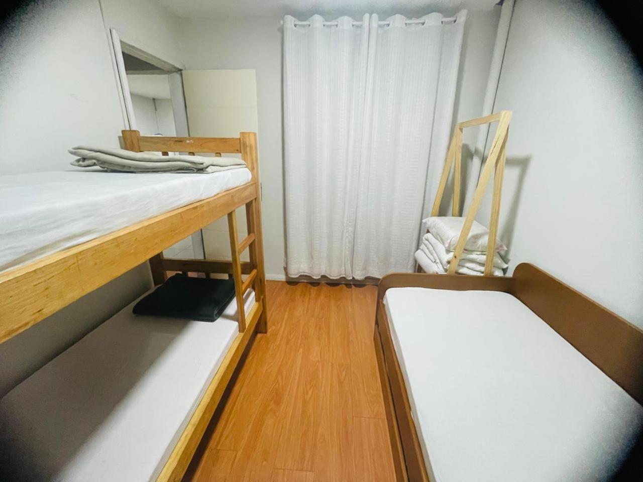 Casa Fundos Eco City 03 Simples E Confortavel Com 2 Quartos E Garagem 쿠리치바 외부 사진