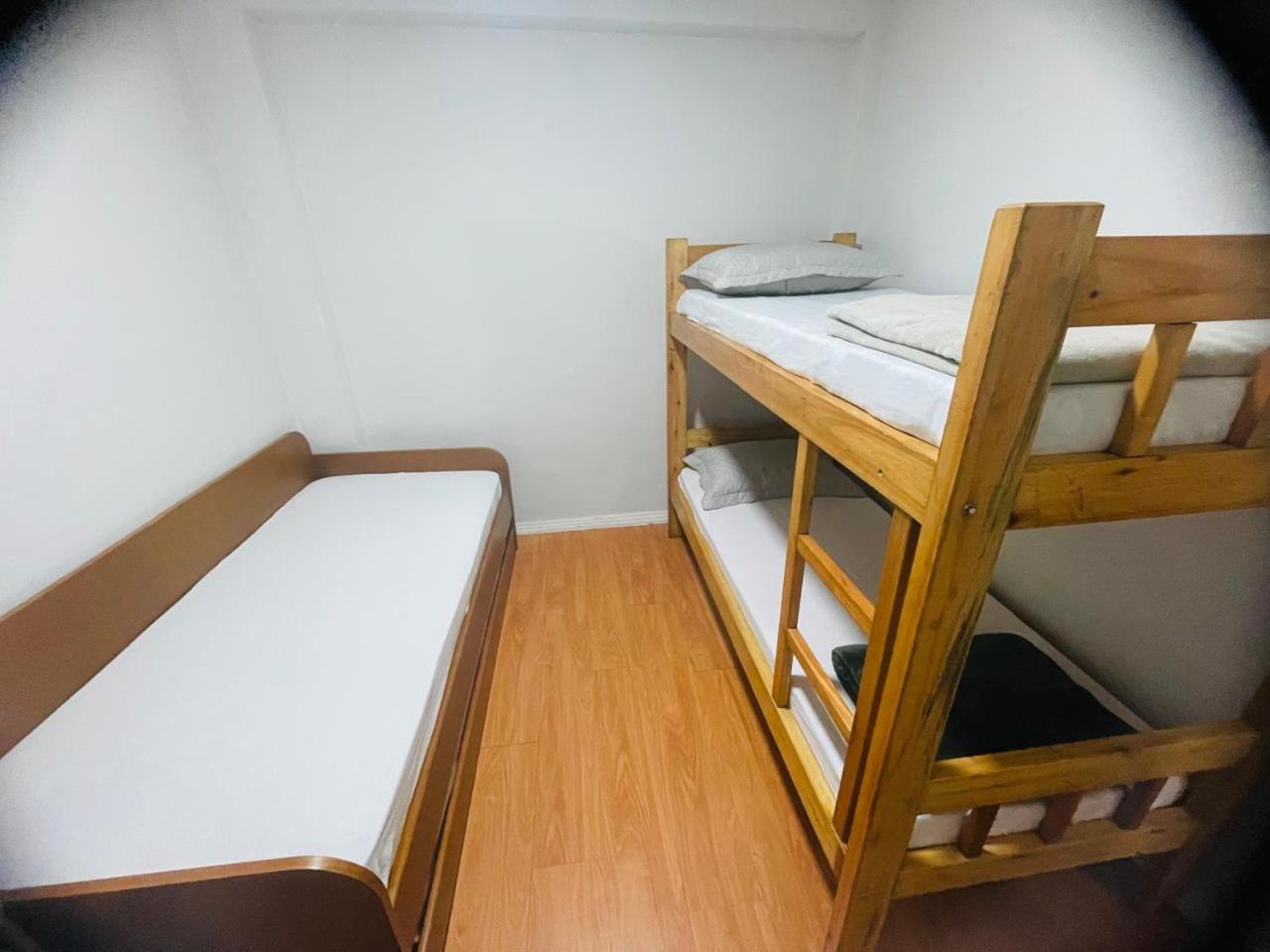 Casa Fundos Eco City 03 Simples E Confortavel Com 2 Quartos E Garagem 쿠리치바 외부 사진